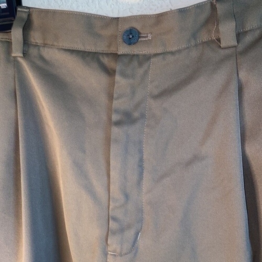 Nike golf shorts Dri fit brown 38 pockets sport Athletic mens EUC - Picture 2 of 7